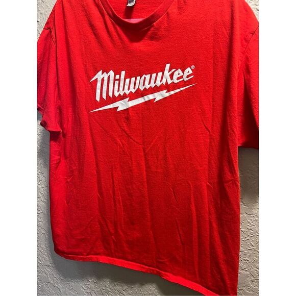 Milwaukee Red T-Shirt Men’s Size XL - Picture 2 of 10